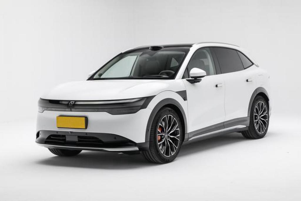 新款极氪7X上市了,22.98万起,有人说这车会被i6打爆,我觉得打爆不至于,只