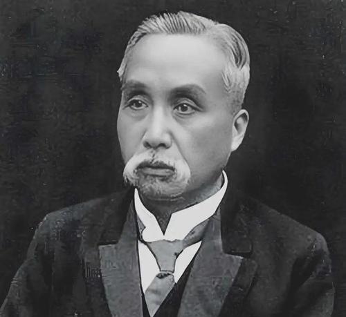 1907年，72岁慈禧看上袁世凯的17岁儿子袁克文。她问袁世凯愿不愿意把儿子留给