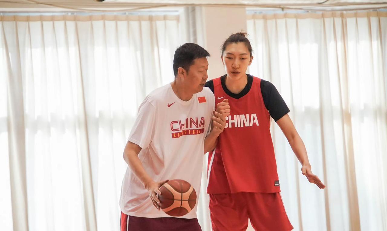 王治郅进中国女篮教练组，能把女篮巨人们，包括张子宇好好练练么？