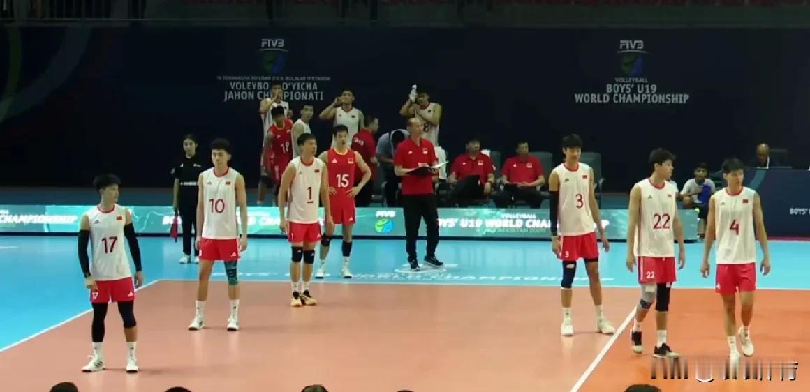 【U19中国男排得分概述】中国男排战胜法国队的比赛，中国队5人得分上双：副攻胡