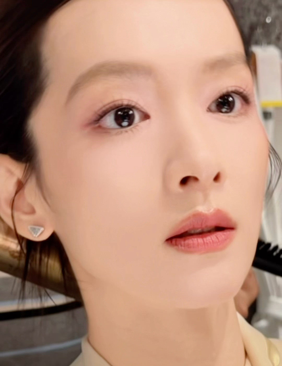 眼睛真的好亮好漂亮