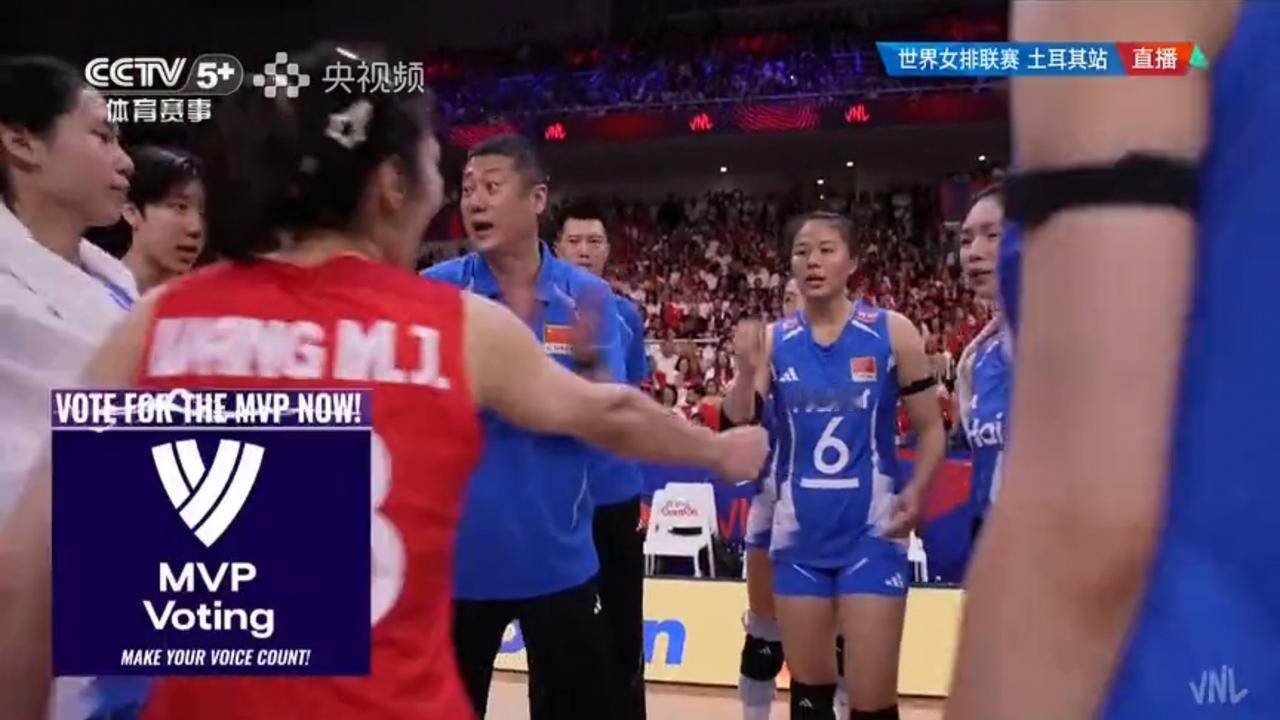 女排世联赛中国女排输给土耳其女排主要原因还是这个问题，就是不适应土耳其队强力接应