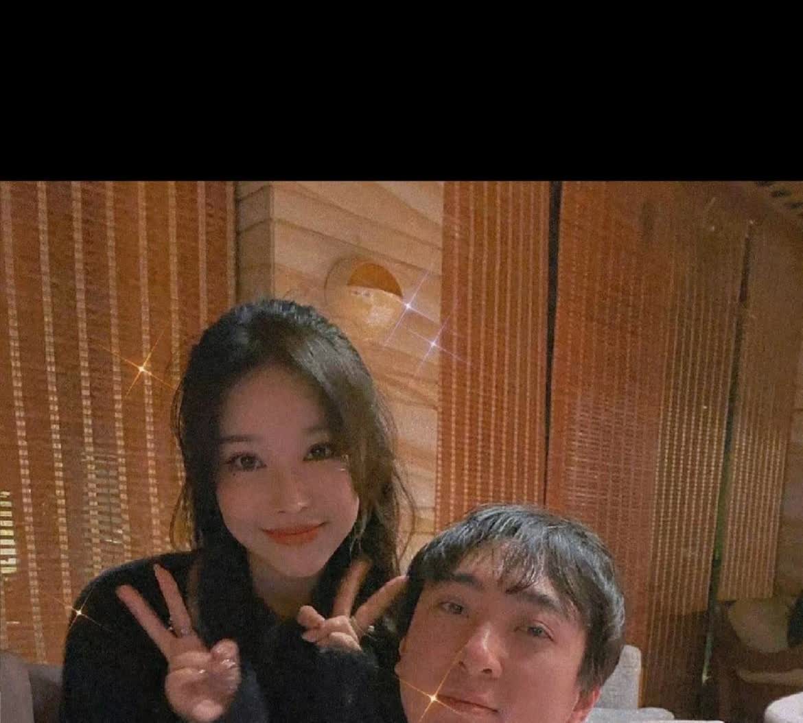 王思聪真的不心疼他爸，连卖48个万达，他一点影响没有，一个月20万零花钱，女友一