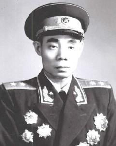 吴信泉一枪不发，困住美军七天七夜，李奇微：仗还能这么打？1951年2月。那个时