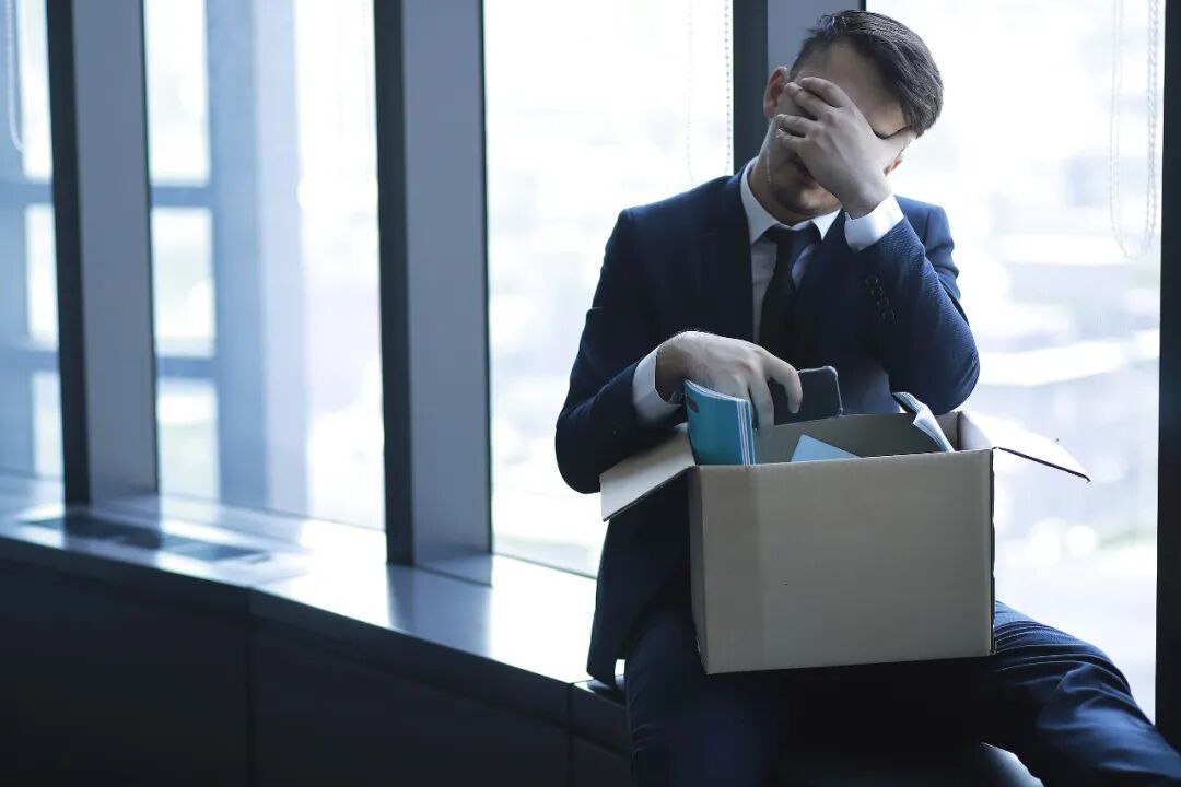 中美互联网公司的AI提效, 都从裁员开始? | 电厂