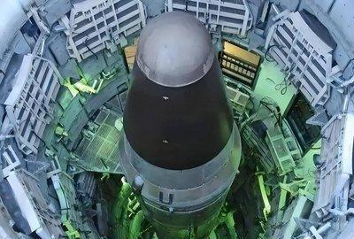 一直怀疑，日本其实是有核武器的，虽然他们不敢公开爆炸实验，可他们极有可能掌握原子