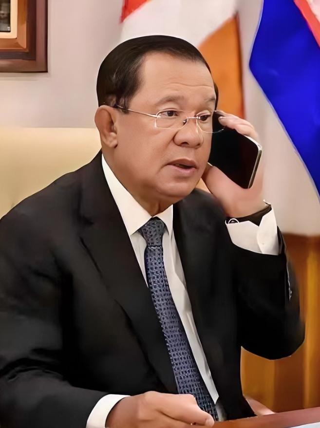 彻底认怂！泰国柬埔寨签署停火协议后，多家外媒披露，柬埔寨方面还向泰国承诺会连手打