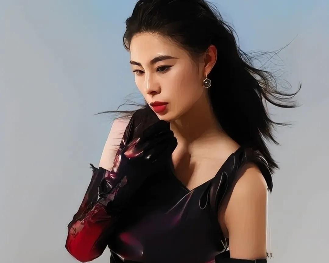 江苏女篮四强赛又遇苦主，也许这就是宿命。刚送走另一苦主东莞女篮，又迎来更大的苦