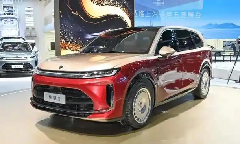 华境S六大座SUV正式上市，售价11.98万起，标配华为乾崑16-20万元的