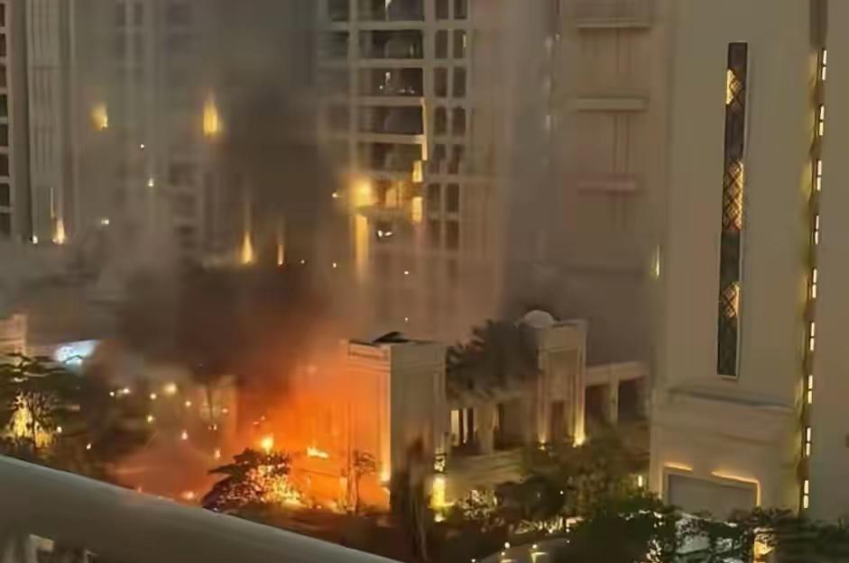 特朗普上了内塔尼亚胡的当，现在拔脚还来得及，再晚就跑不了了。特朗普听内塔尼亚