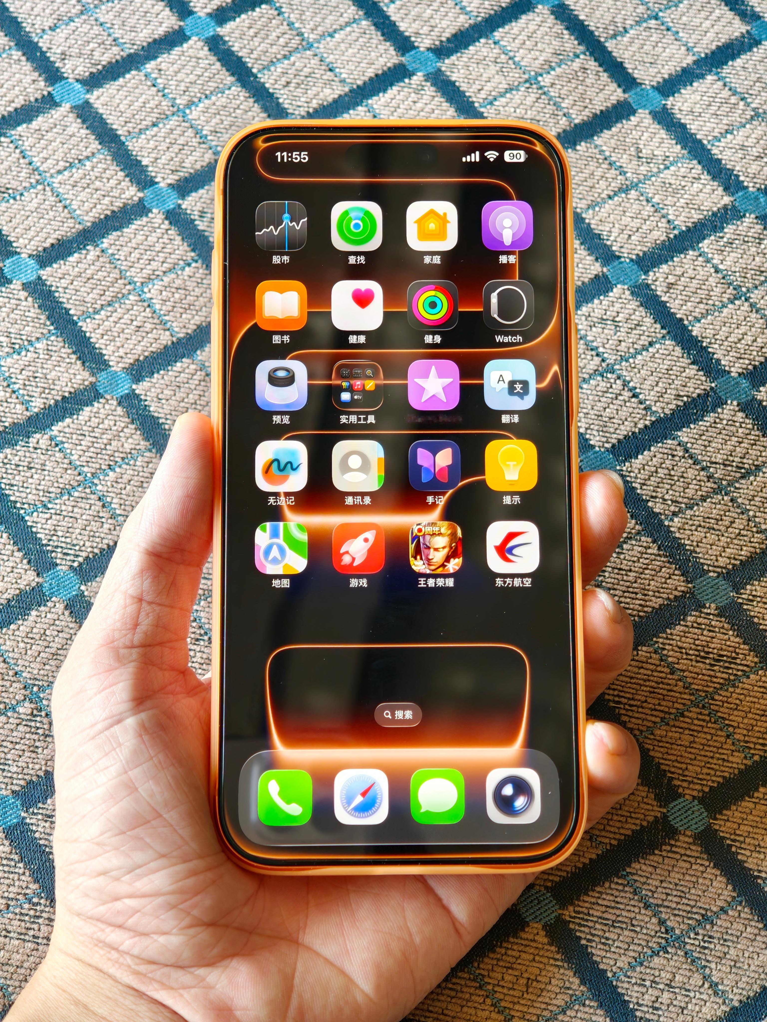 用了几天iPhone17ProMax了感觉液态看着是挺精致的，细节动画也做的