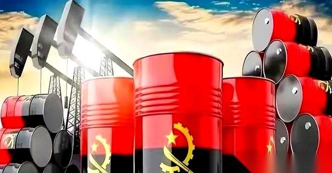 日本石油协会，对着全世界官宣：国内汽油、煤油、柴油的商业库存，归零了。一滴不剩