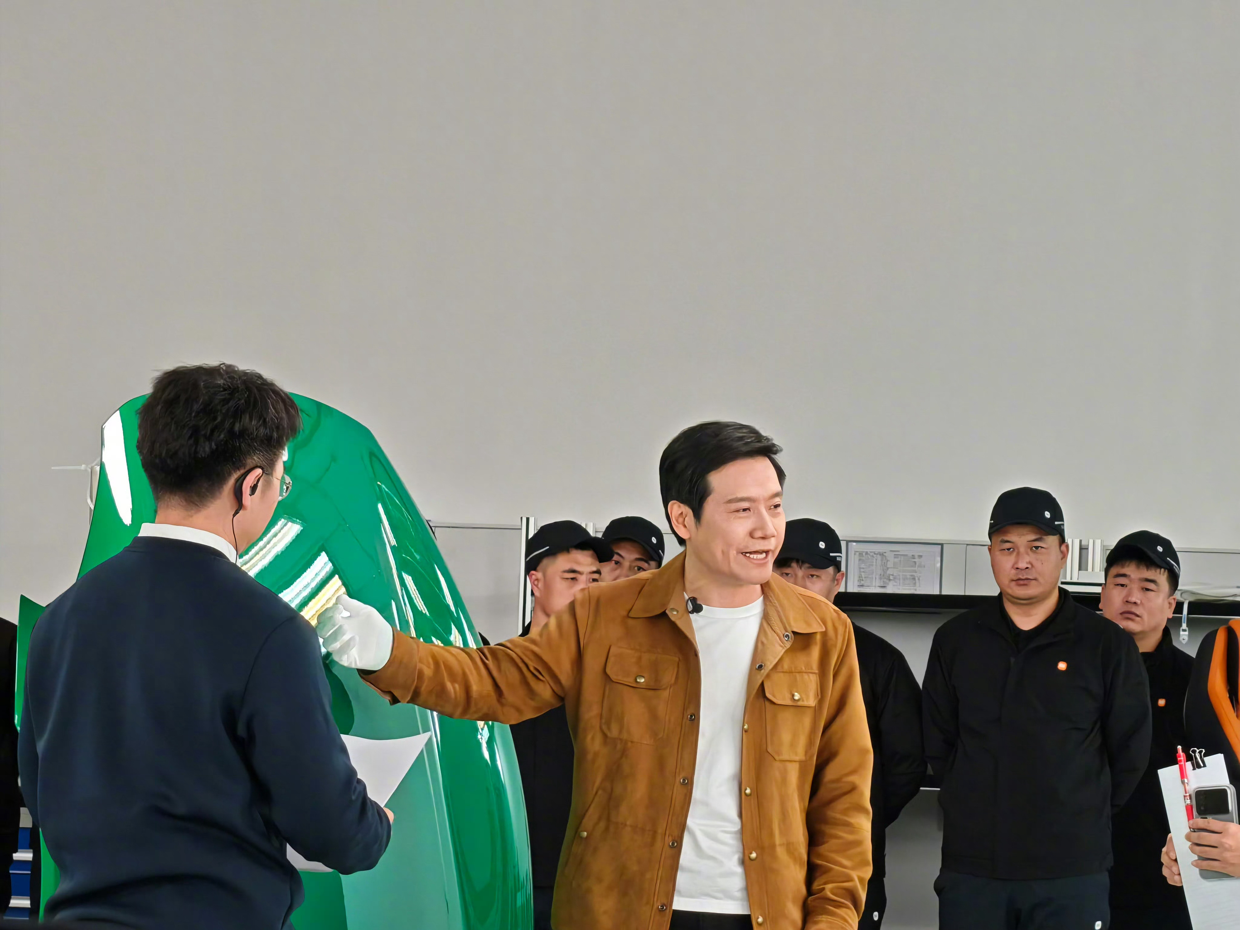 雷军说被黑出了心理阴影这次直播回应也是难得的回应，发布会也不上台讲了，说话也谨言