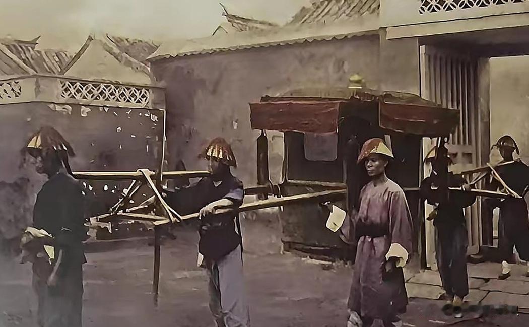 1898年春天，日本首相伊藤博文辞职后访华，甲午战争才过去四年，割台湾、赔两亿两