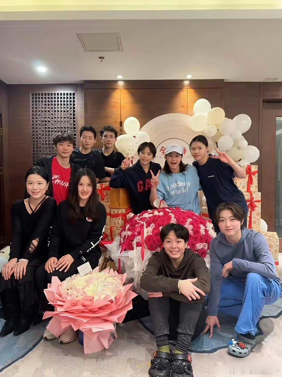 全红婵19岁生日现场曝光！陈芋汐惊喜现身，姐妹情深打破争议​​​