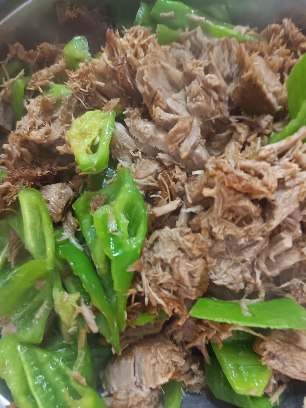 晒图笔记大赛在网上学做的卤牛肉，没做好，网上说用高压锅卤牛肉上气后转小火再压25