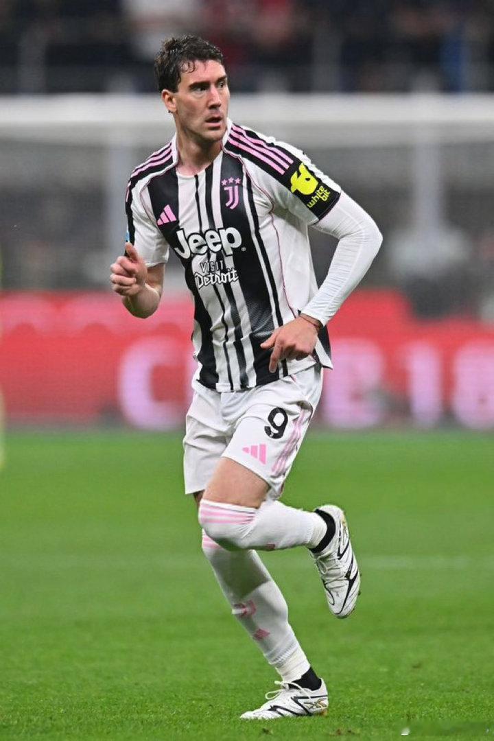 莫雷托：弗拉霍维奇的续约谈判现已陷入停滞！尤文图斯对这位塞尔维亚神锋的长期身体能