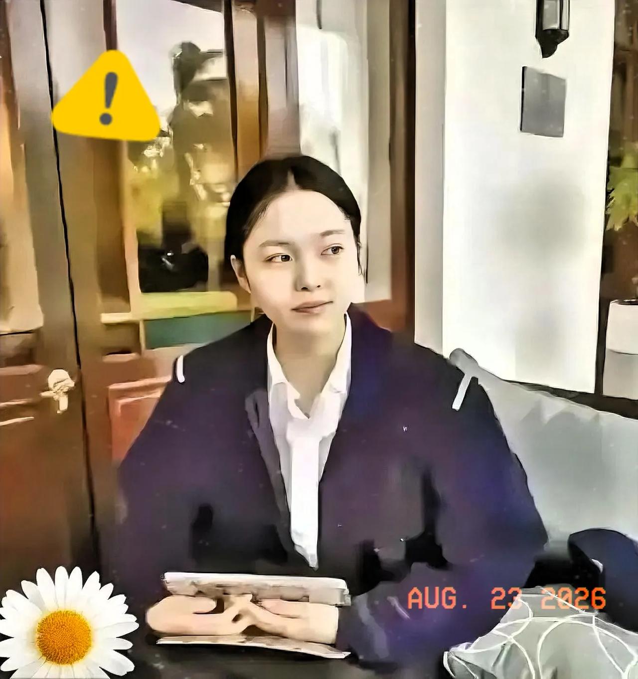 在可可西里发现一具全身赤裸的女尸，身份证上的名字让人心痛。发现这具女尸的过程中，