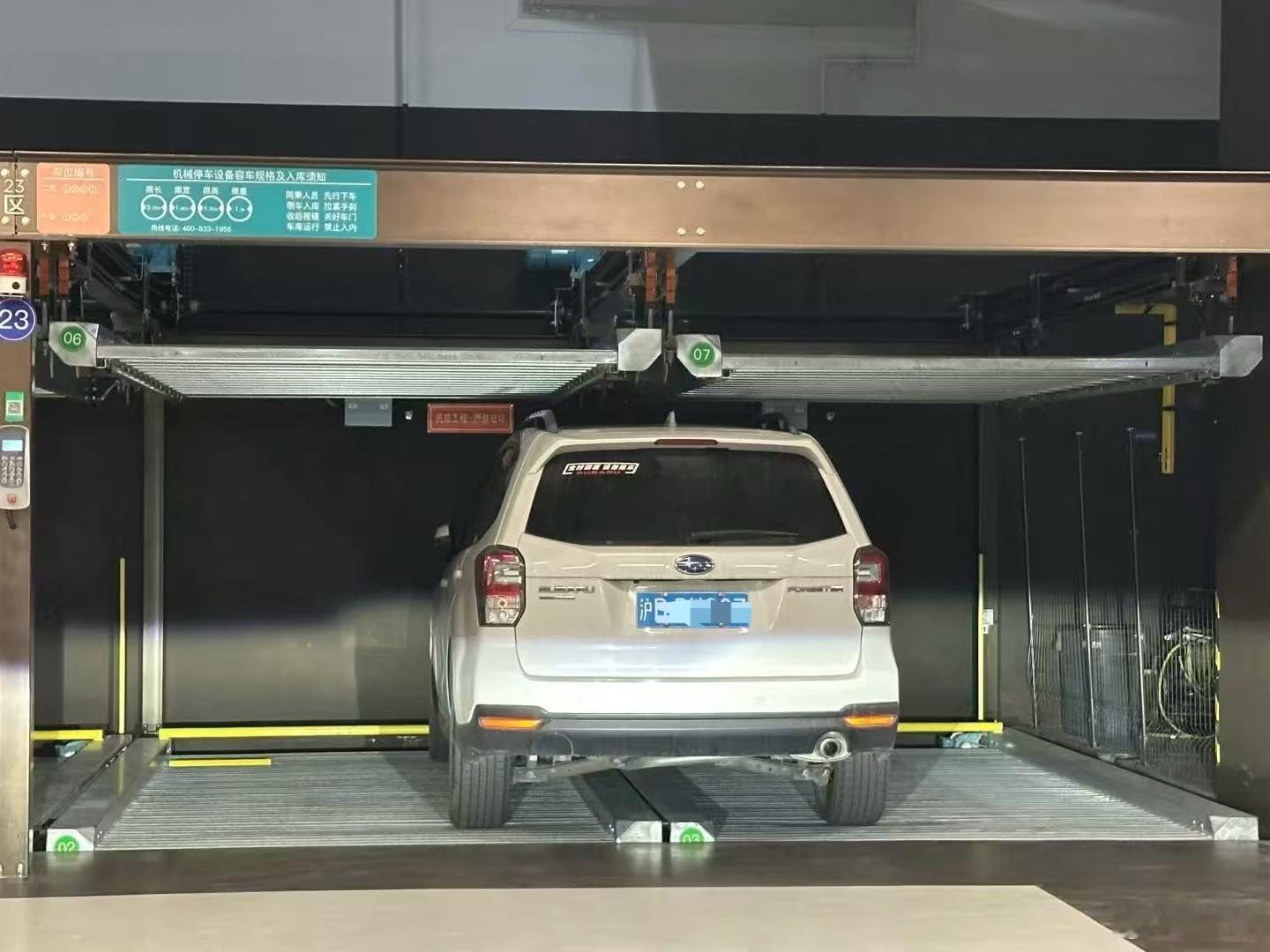 此时我很想问某个人，为何要跨着停车？