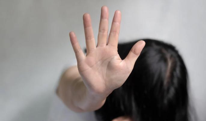 中国大叔德国强奸多名中国女性，被控重罪。德国检方当地时间周二表示，已指控一名4
