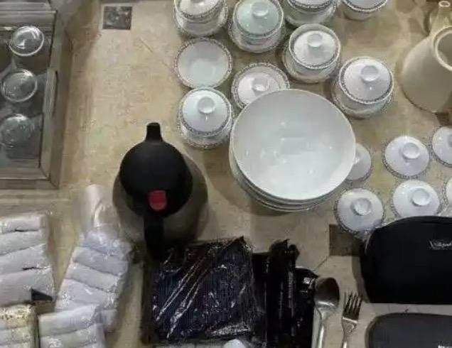 妻子65页PPT举报丈夫长期偷窃机舱物资!起初我以为又是一个惊天大瓜,看了之后反