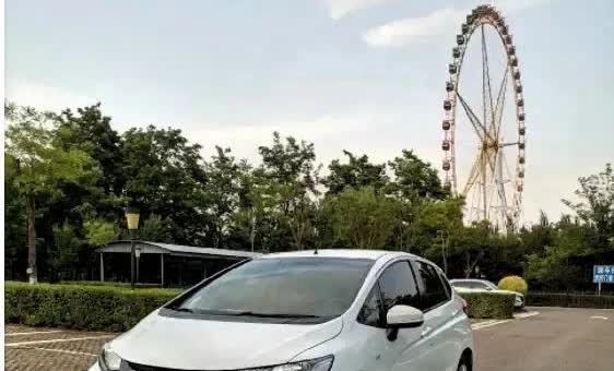 发现没？中年人的车，真的能开成“老伙计”！身边好多叔叔辈的，一辆车开个