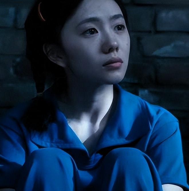 今晚看《主角》第24-25集。易青娥这女娃汇演出名后，虽然对那个委员是什么都不