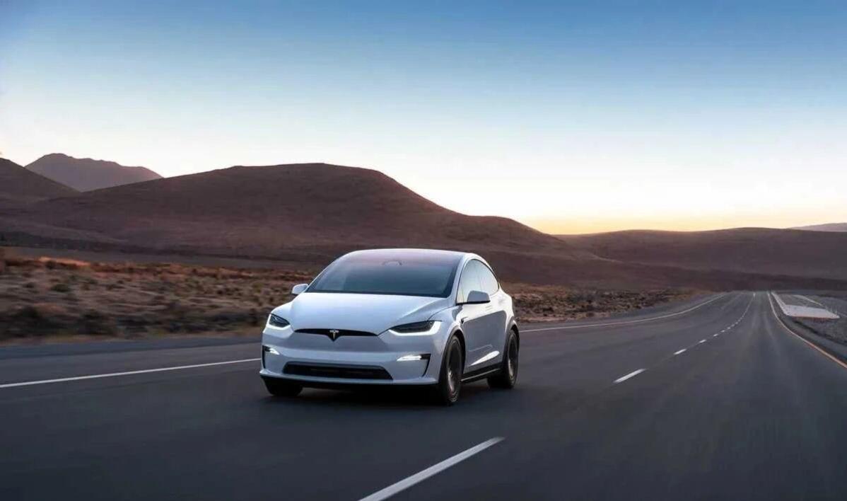 特斯拉停产ModelS/X！豪华电动车要洗牌？兄弟们，今天聊点实在的。特斯