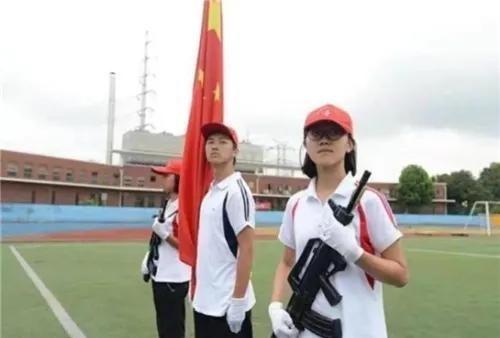 2020年7月23日，武汉女孩唐楚玥以总分725分的成绩成为了湖北省的理科状元，