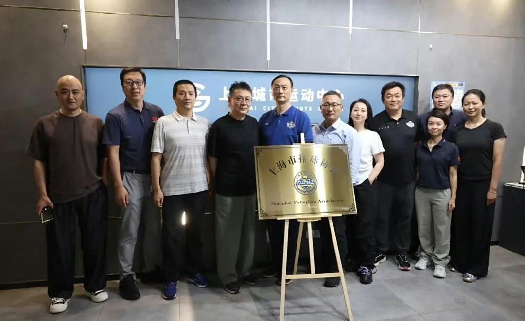 蔡斌太让人敬佩！离任中国女排后依然不参加商业活动，还是默默的为排球做出贡献！近日
