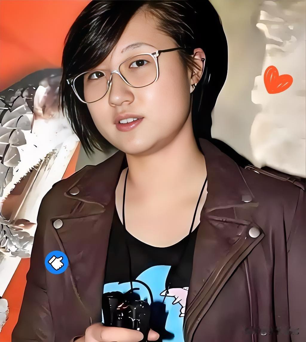 成龙万万没想到吴卓林能有今天的成绩吴卓林的直播间之所以火爆,绝不是因为她