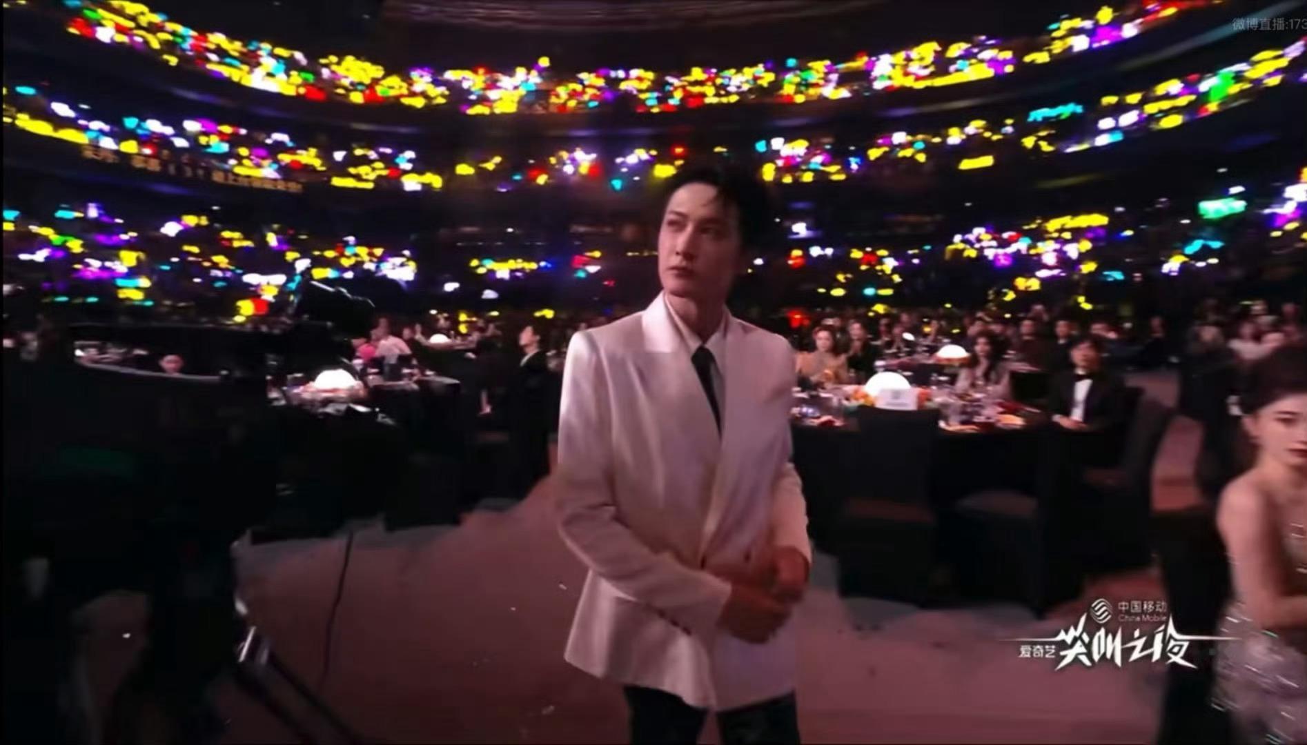 恭喜檀健次获得尖叫之夜亚太年度全能艺人！