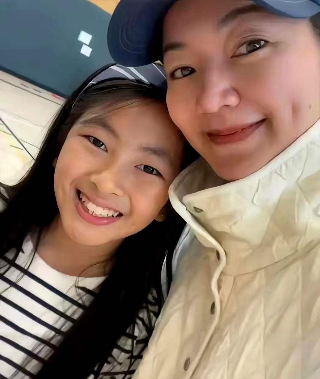阿雅女儿的面相不一般，立马去查了下，结果吓一跳，原来生父是一位活佛！阿雅老