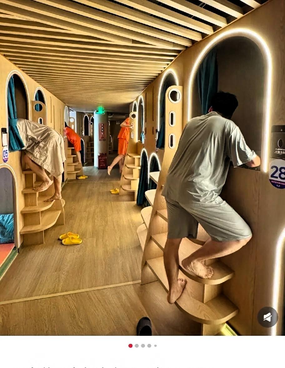 现在的洗浴，都有这种私密小隔间了？前不久有网友去长春水沐一号洗浴，全程采用智能