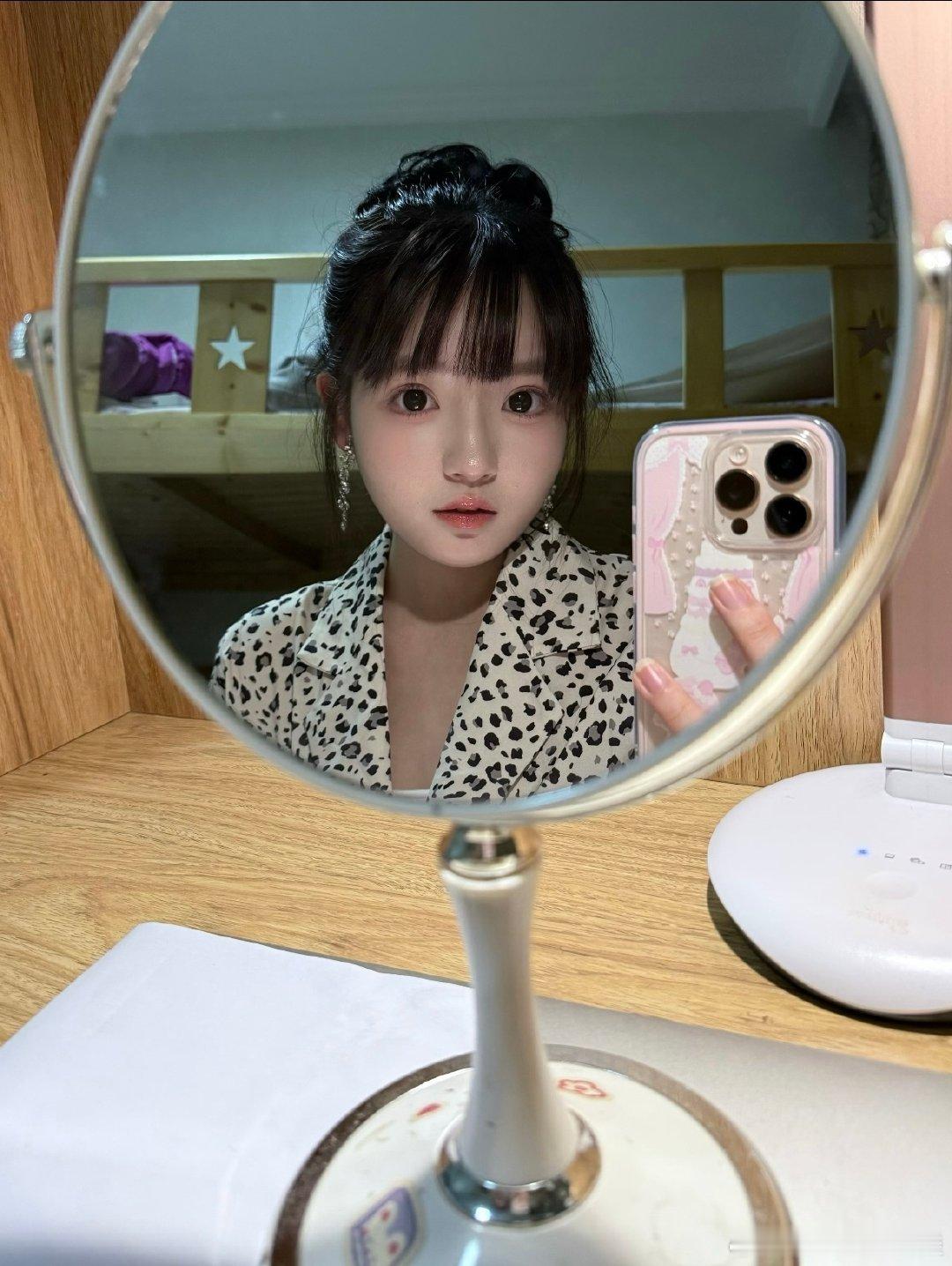 化完妆又老又小没有素颜好看是怎么回事？