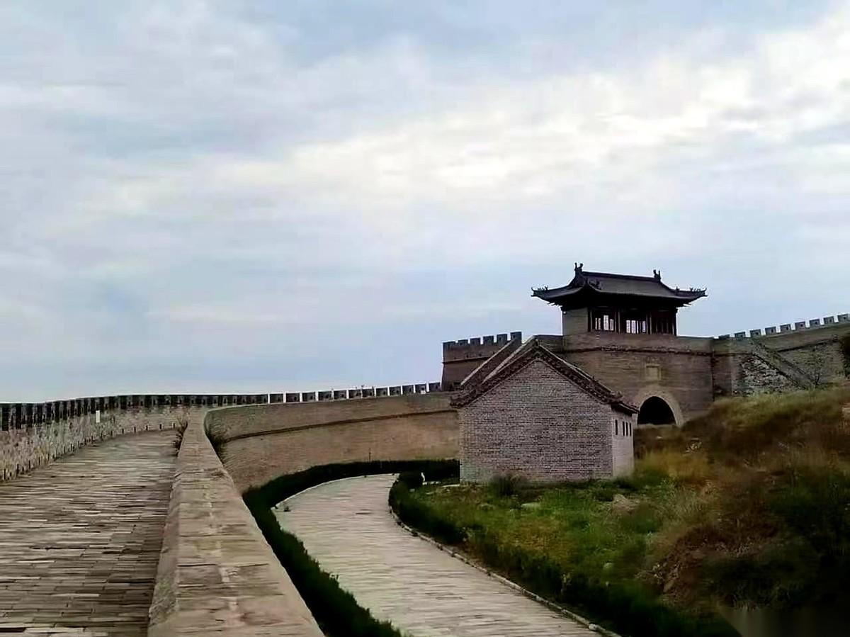 “千万别跟丈母娘打麻将。”半夜刷手机看到这句话，我刚倒了杯水，差点笑出声，紧接
