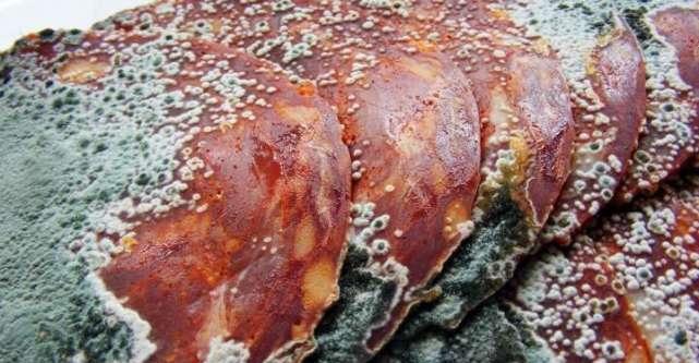 人为什么不能吃腐肉？一位60多岁的大厨告诉我：水煮沸温度可达100℃，能够杀死9