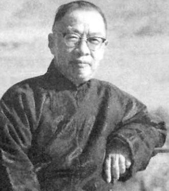 1956年，国学大师钱穆，61岁时三婚迎娶27岁胡美琦。新婚夜，他盯着如花似玉的