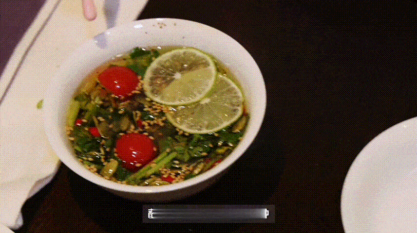 关晓彤分享夏日百搭蘸料被关晓彤的美食干货圈住，万能蘸料灵魂就是大量香菜，调味清淡