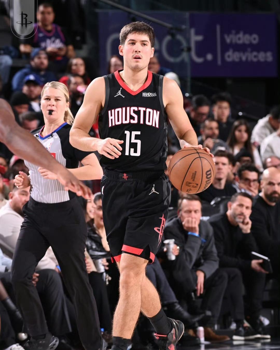 乌度卡谈谢泼德：“从大学时期他在这一方面就是一把好手，他的预判能力很好，我们希望