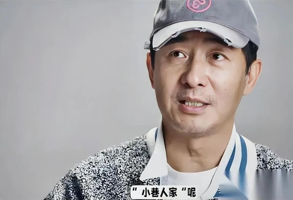 “妈一句话，我连夜开车三百公里。”郭晓东曾把这句当勋章，直到《小巷人家》杀青