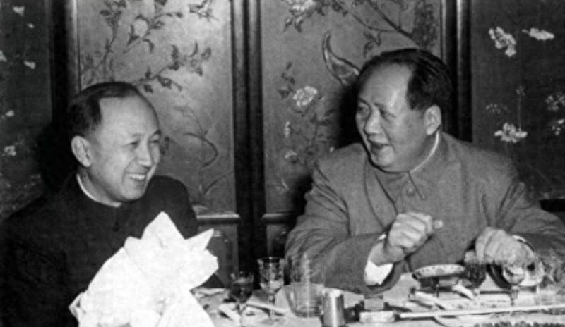 1975年周总理赴长沙向毛主席汇报全国人大代表名单时，主席关心地问：名单中有钱学