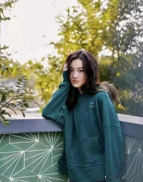 哇！王菲的女儿李嫣真的太厉害了呀！也不知耗费了多少金钱、付出多少努力，如今完全看