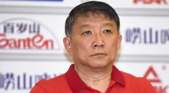 宫鲁鸣铁腕治军没错，李梦已成过去式！当宫鲁鸣宣布李梦不去亚洲杯的同时，她被国家