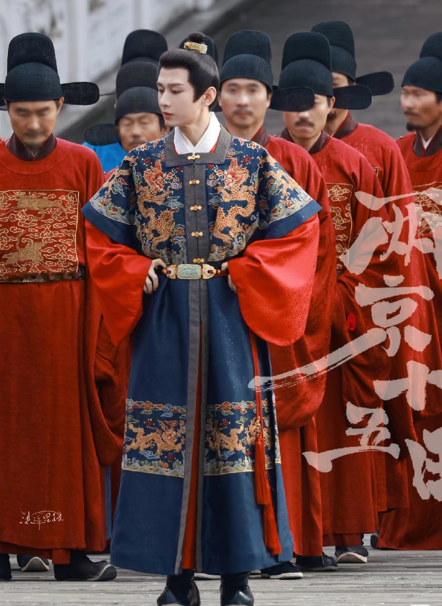 成毅单抗成毅两京十五日单抗两京十五日成毅单人领衔官宣，强大的演技实力单抗全剧，剧