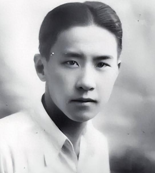 1907年，72岁慈禧看上袁世凯的17岁儿子袁克文。她问袁世凯：“把他留给我叶赫