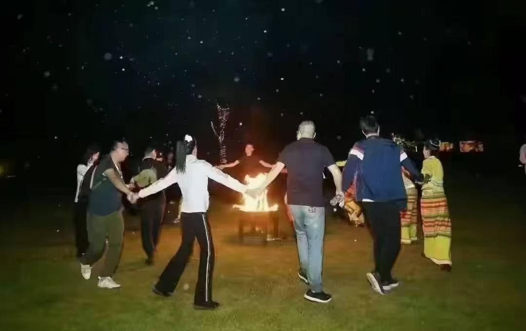好人不缺，缺的是让好人不寒心的路。60%的人愿意帮人，但没人敢把钱交给一个叫“