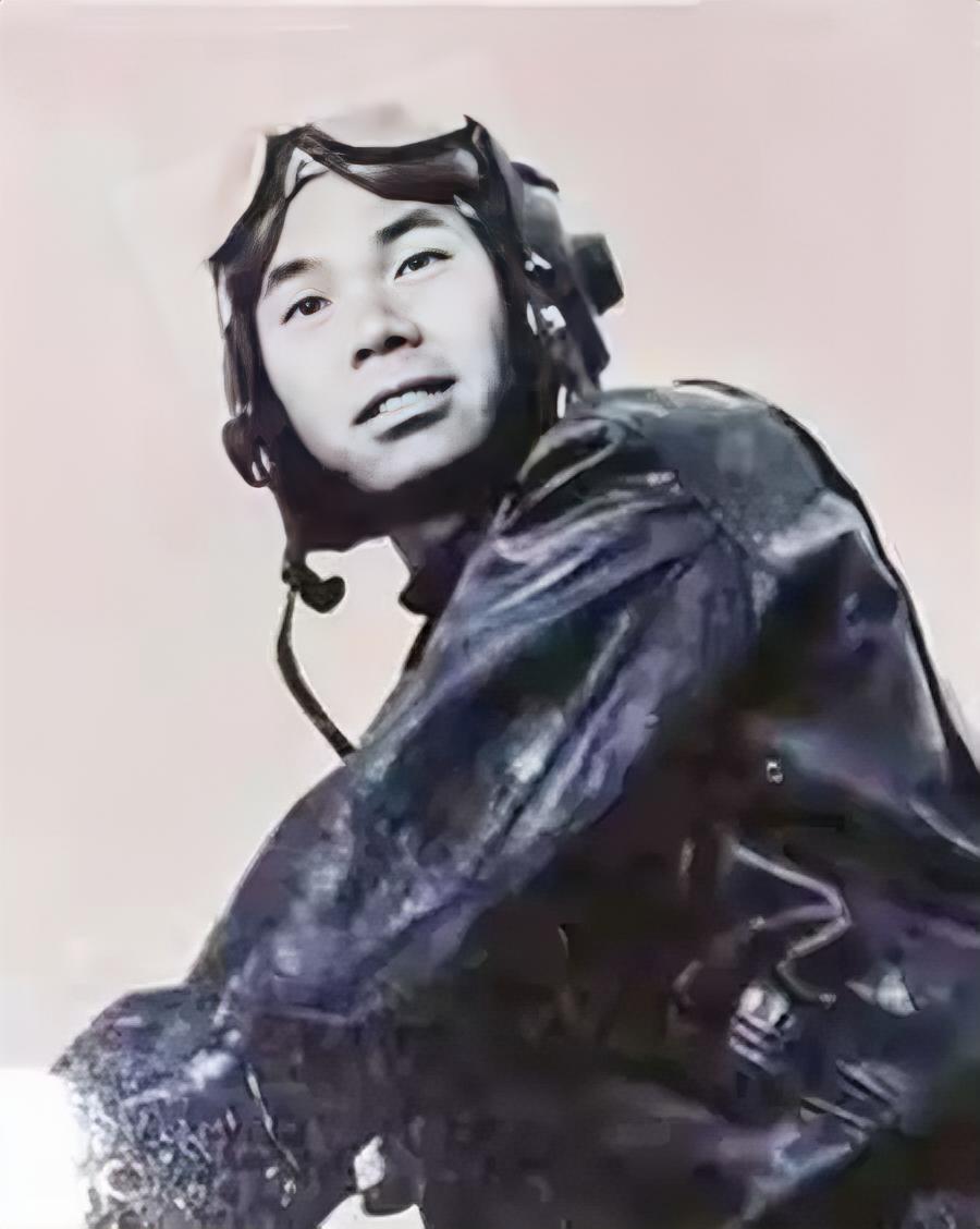 1971年，飞行员杨国祥受命投掷中国首颗实战氢弹。不料连续三次投掷，氢弹都未能出