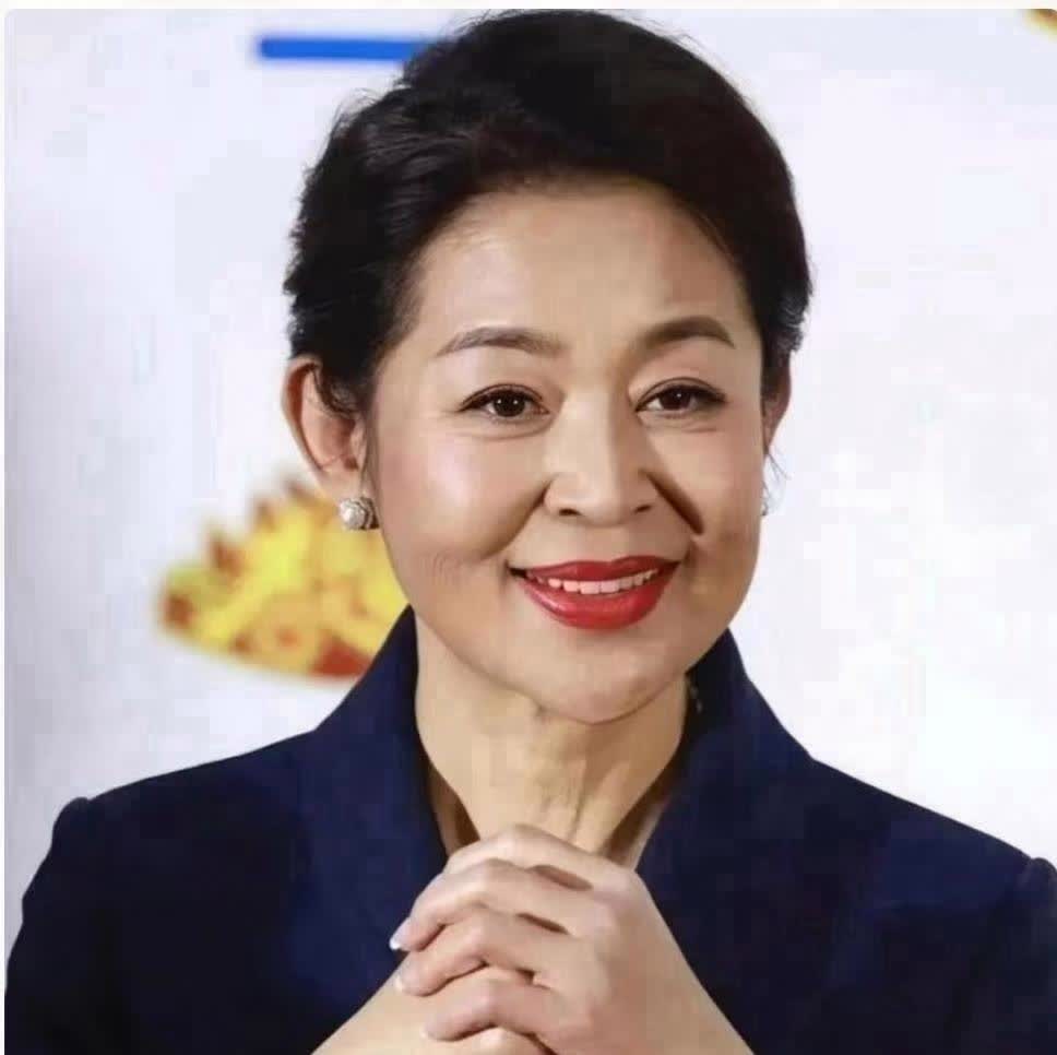 倪萍一辈子太值了！1.前任——陈凯歌，北京人，72岁，中国内地著名男导演。2
