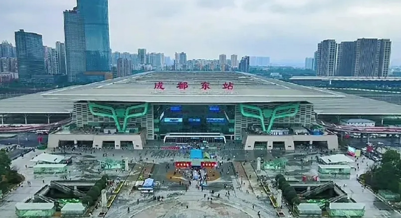有图有真相！近日，有网友发布了中国高铁站客流量排行榜。榜单显示，目前西部客流量最